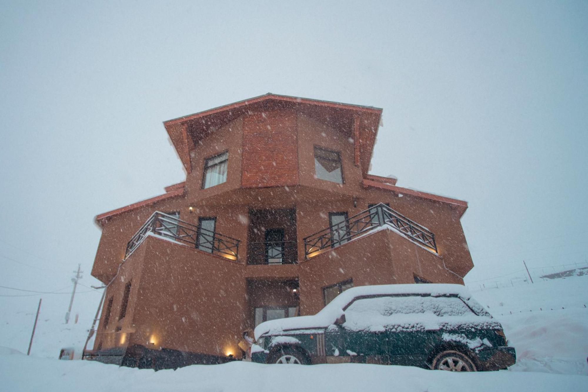 The Hills Hostel กูเดาริ ภายนอก รูปภาพ