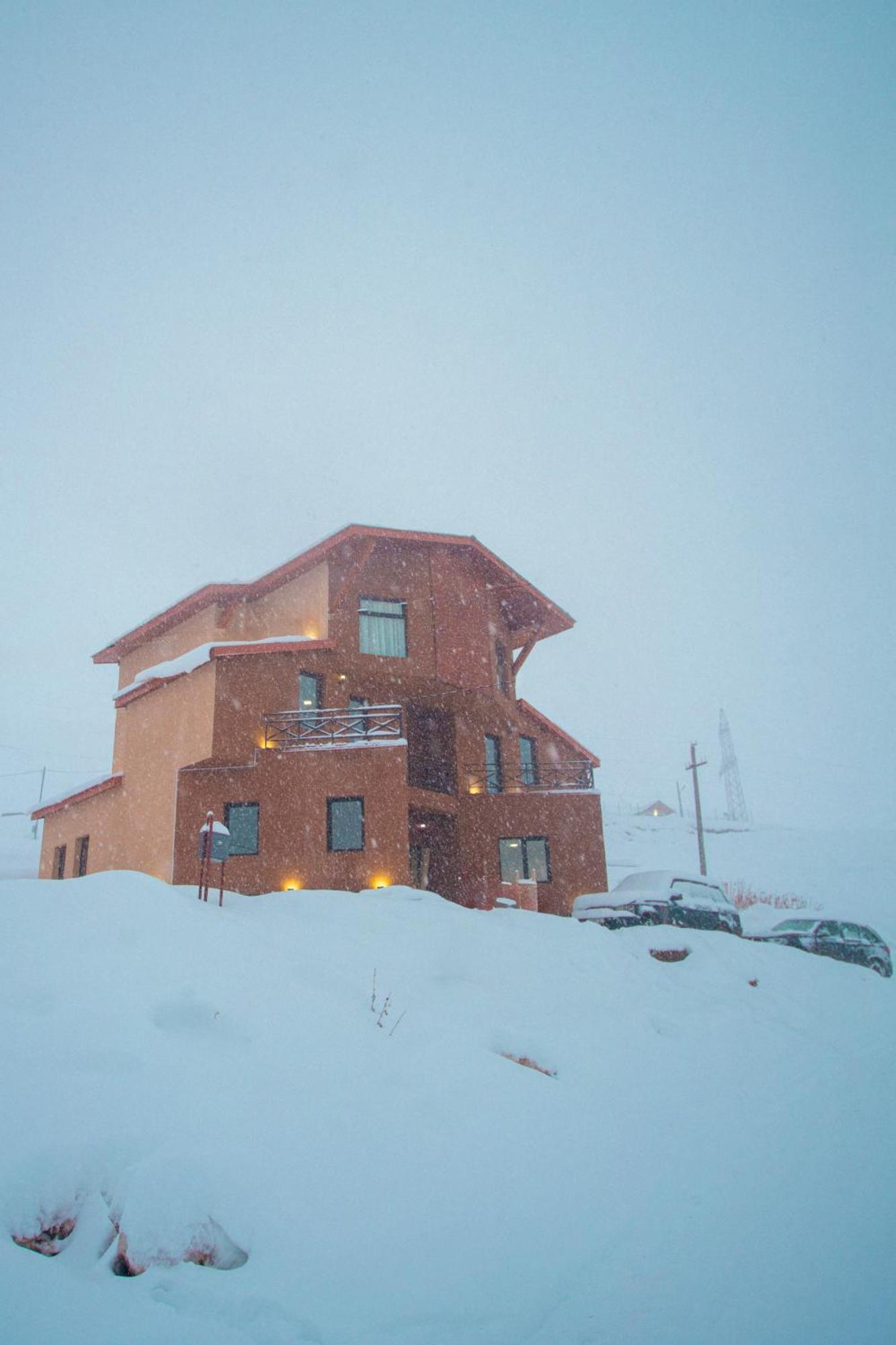 The Hills Hostel กูเดาริ ภายนอก รูปภาพ