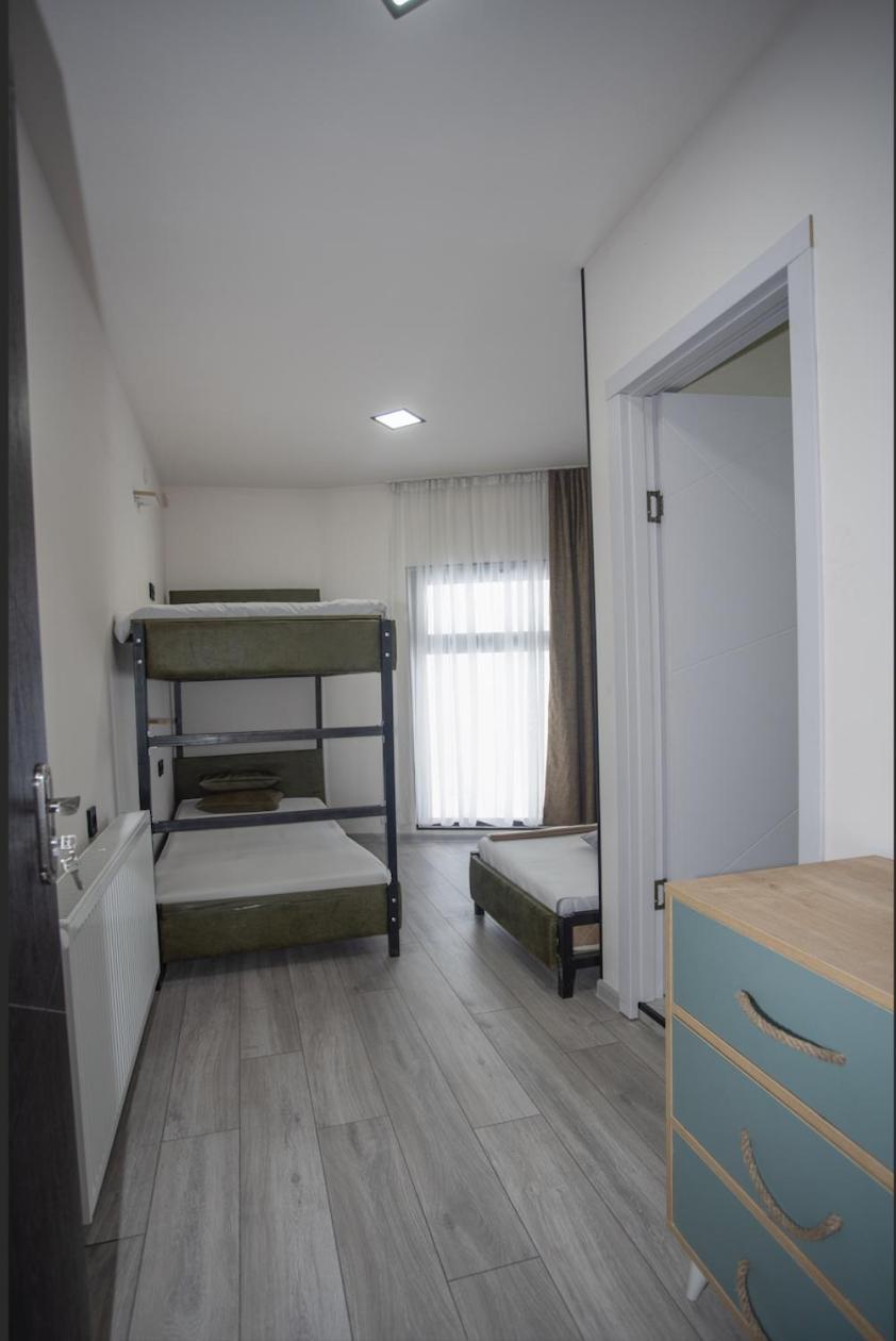 The Hills Hostel กูเดาริ ภายนอก รูปภาพ